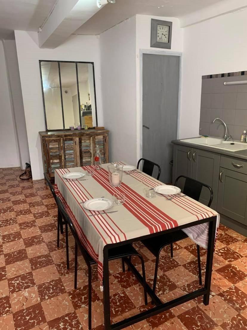 5Rbut1 - Maison Familiale Sur Deux Niveaux En Plein Coeur Du Centre Ville 科利尤尔 外观 照片