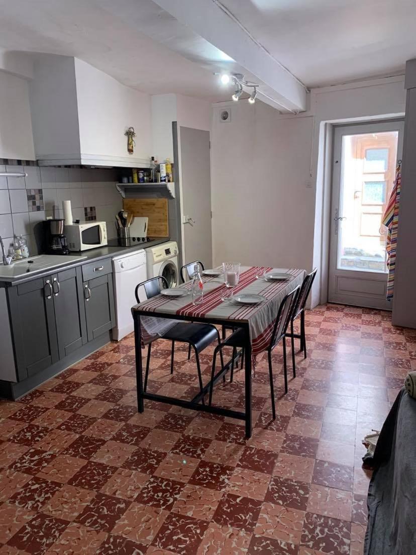 5Rbut1 - Maison Familiale Sur Deux Niveaux En Plein Coeur Du Centre Ville 科利尤尔 外观 照片